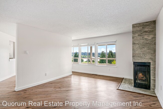 Building Photo - 23501 Lakeview Dr