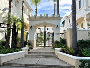 Building Photo - 1340 El Prado Ave