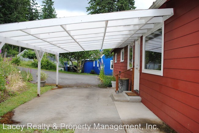 Building Photo - 2846 Madrona Beach Rd NW
