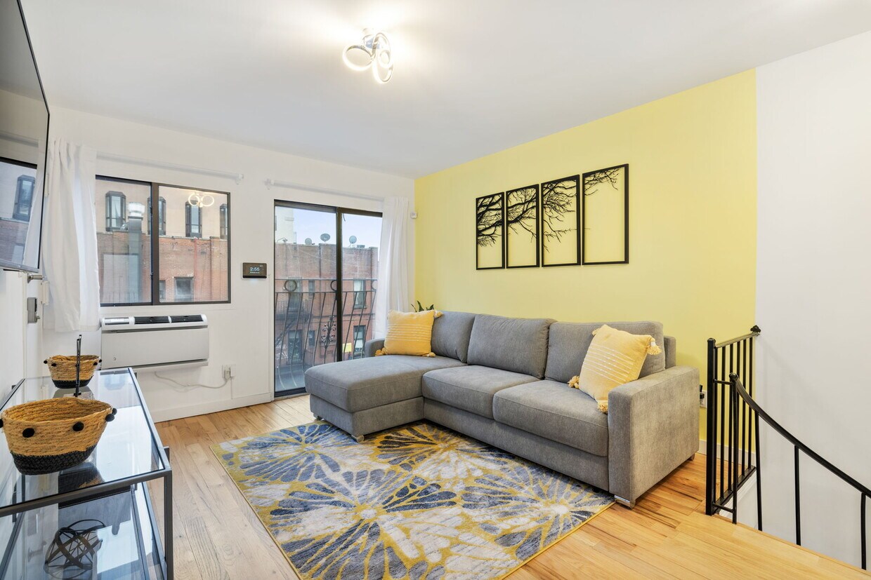 Duplex - Living Room - 579 Lafayette Ave
