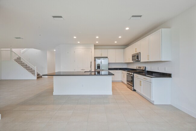 Building Photo - 3488 Great Banyan Way