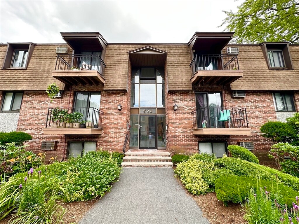 Foto principal - 625 W Lowell Ave