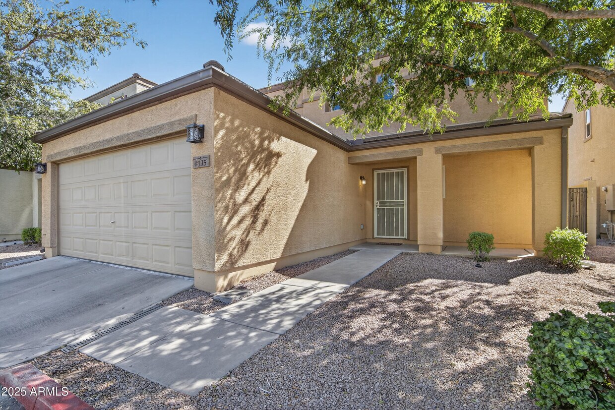 Foto principal - 2565 E Southern Ave