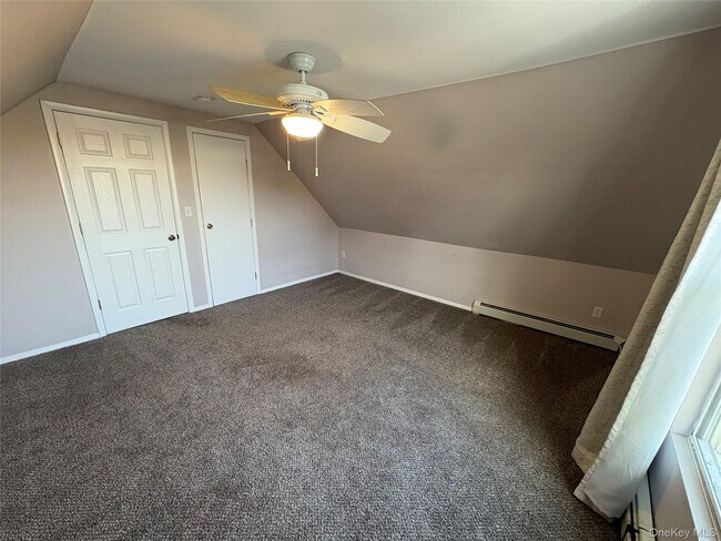 Building Photo - 427 Raft Ave