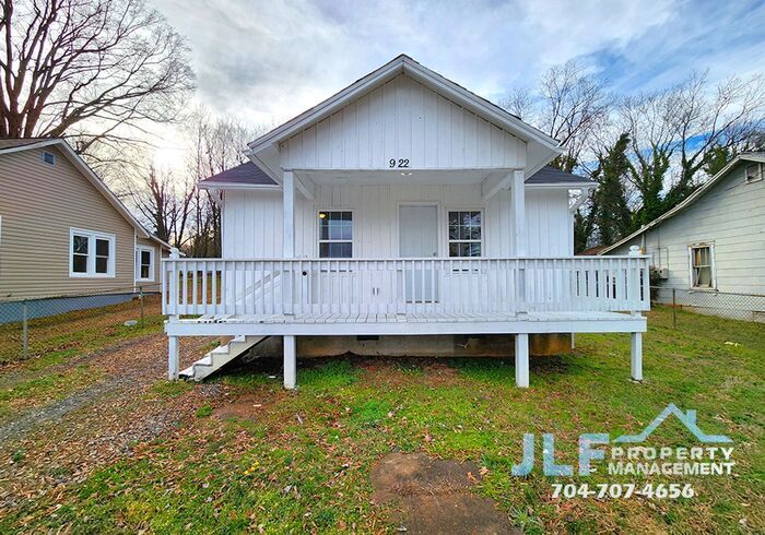 Foto principal - Cute 2 Bed/1 Bath Ranch in Statesville!