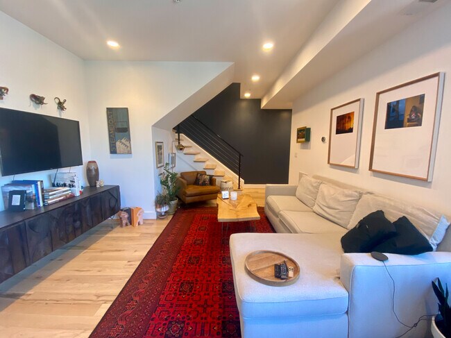 Foto del edificio - 811 Upshur St NW