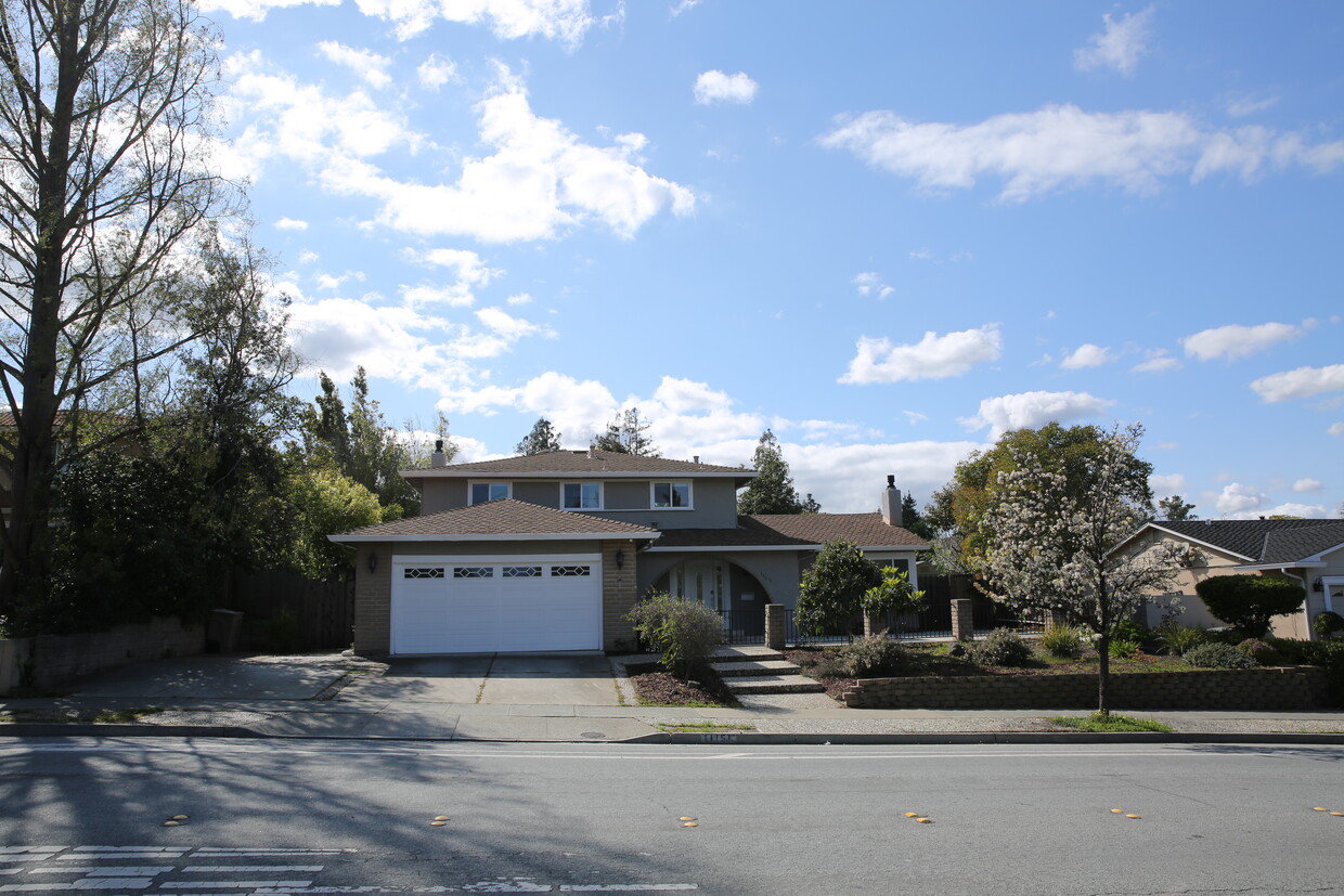 Primary Photo - 11151 Bubb Rd