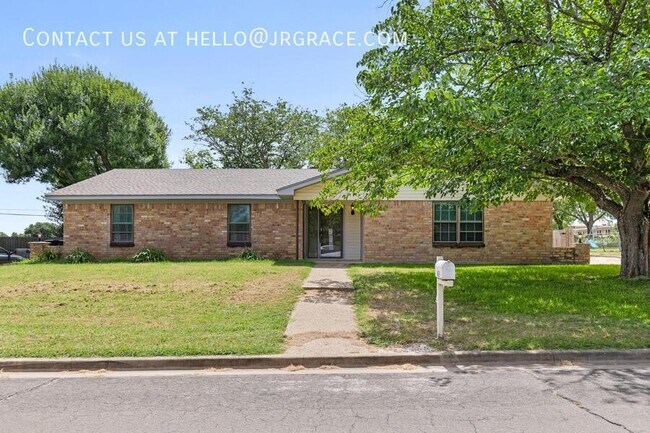 Foto del edificio - 429 Lindenwood Ln W