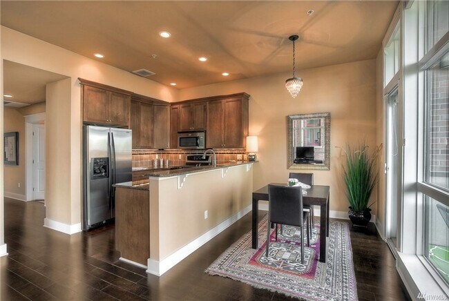 Foto del edificio - Executive condo at the Roberson building i...