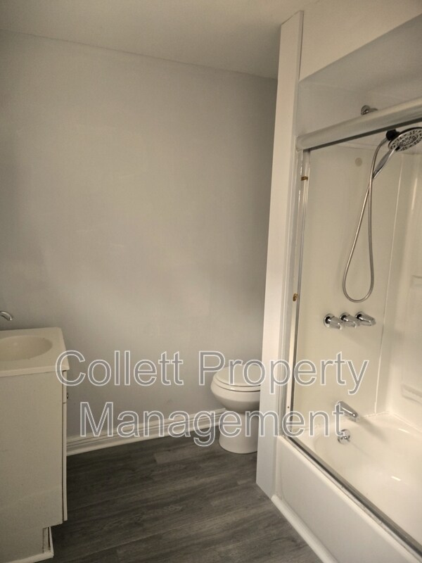 Foto del edificio - 3893 W 23rd St