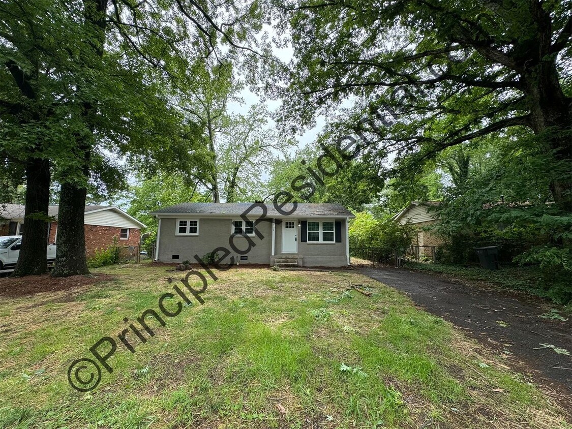 Primary Photo - Newly Remodeled Home in Charlotte!