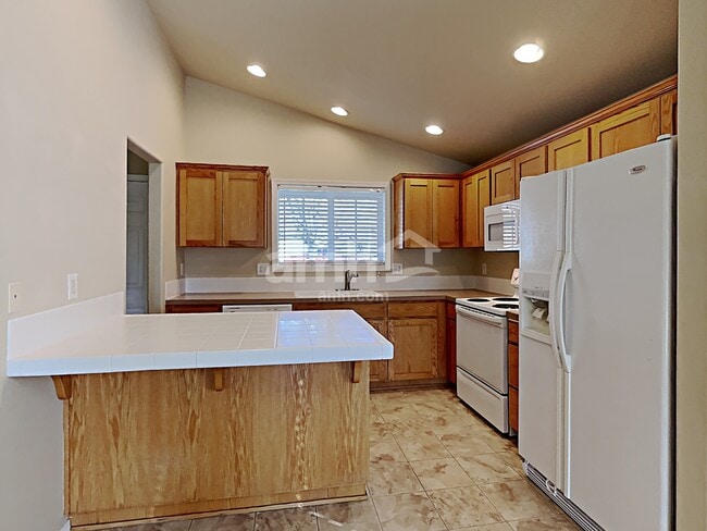 Building Photo - 1692 SW Creekside Ln