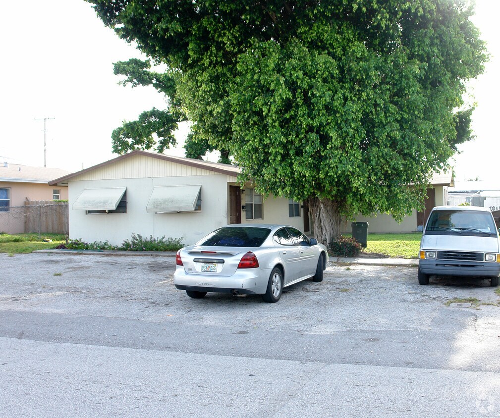 Foto principal - 1916-1922 SW 41st Ave