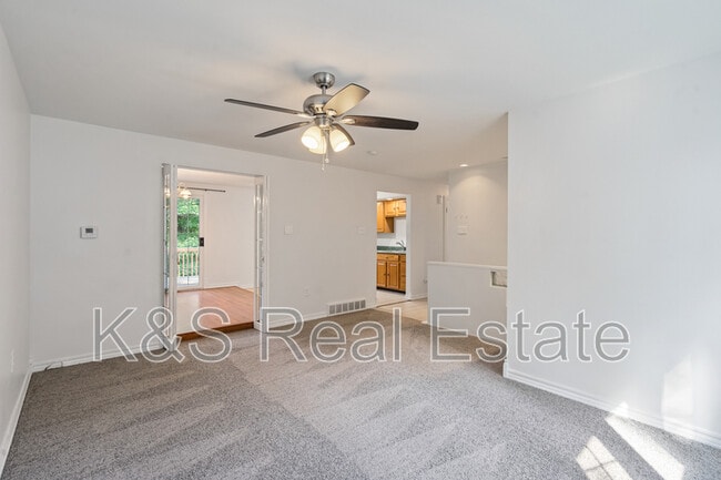 Building Photo - 451 Fielding Dr