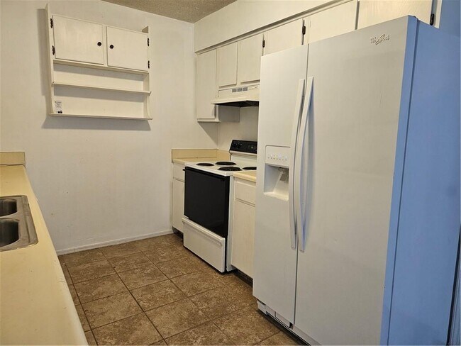 Building Photo - 912 Turtle Creek Dr