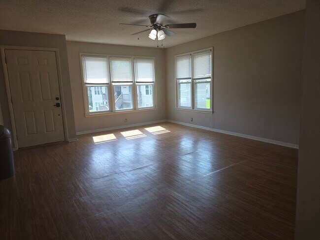 Foto del edificio - 12105 Carriage Ct SE