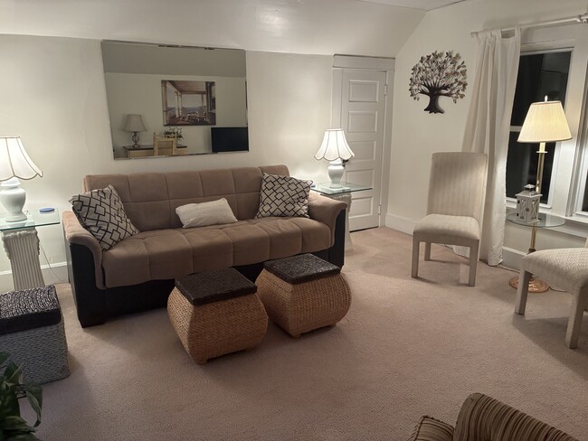 Building Photo - 515 Lions Park Dr