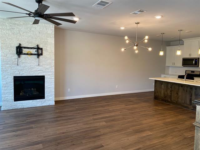 Building Photo - 829 Emerling Dr
