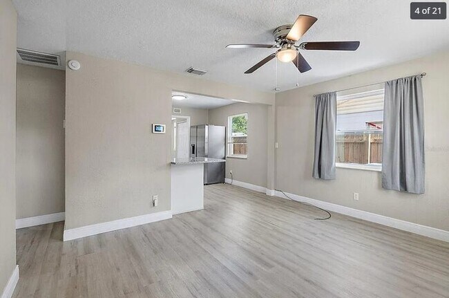 Foto del edificio - Home For Rent in St Petersburg!