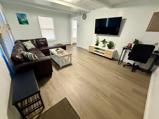 Foto del edificio - 760 8th Ave