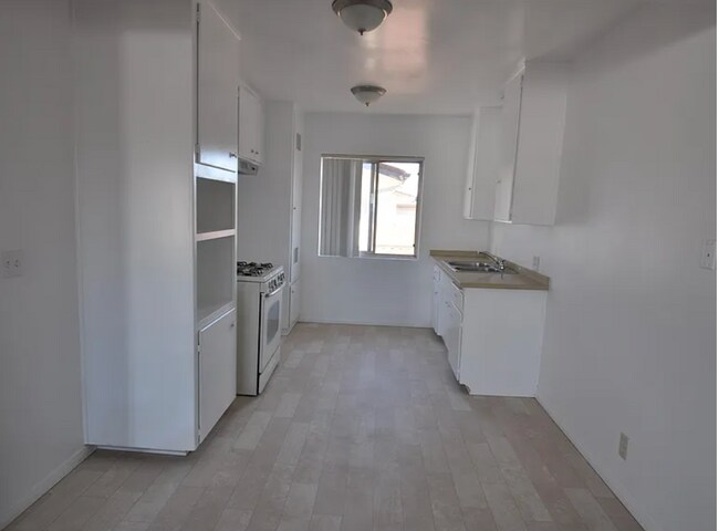 Foto del edificio - 327 E Navilla Pl