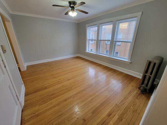 Foto del edificio - 4824 N Avers Ave