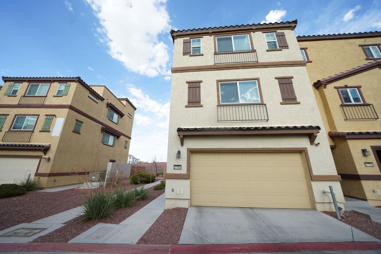 Foto principal - SHOWINGS AVAILABLE NOW