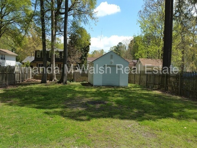 Building Photo - 302 Pine Grove Ave