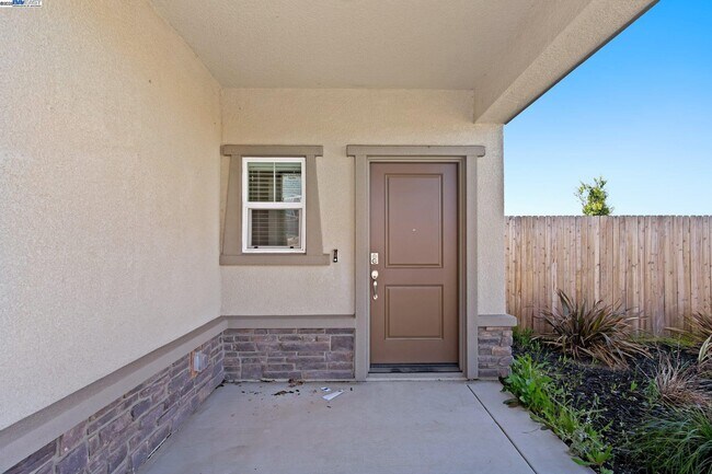 Building Photo - 1491 Dorona Ln