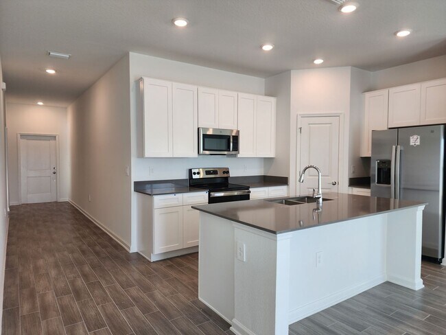 Foto del edificio - Solar-Powered Home with Water Views