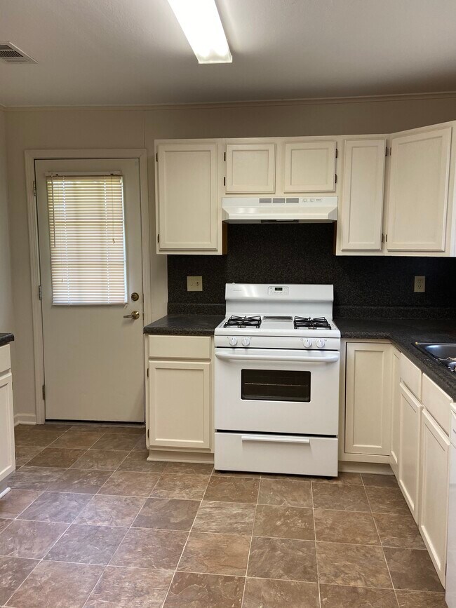 327 Bellmead St, Shreveport, LA 71105 House Rental in Shreveport, LA