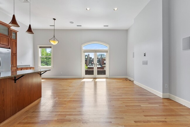 Building Photo - 403 Marlborough St