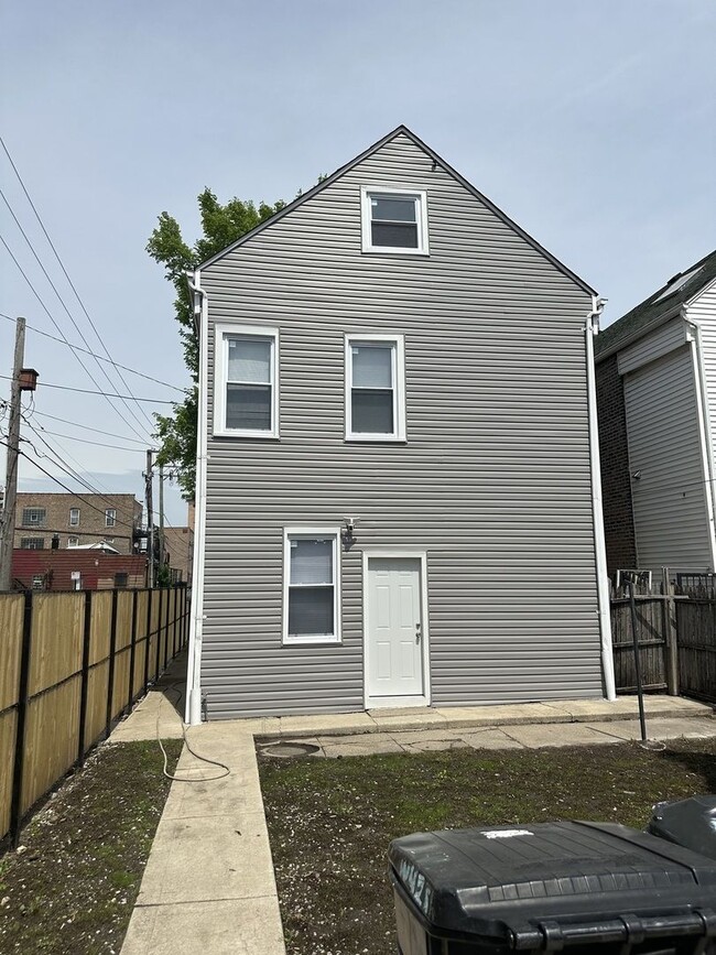 Building Photo - 3145 W 42nd St