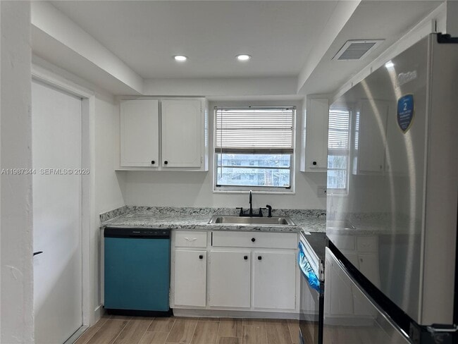 Foto del edificio - 7670 SW 82nd St