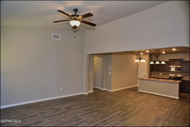 Foto del edificio - 2120 Thomas Lackland St