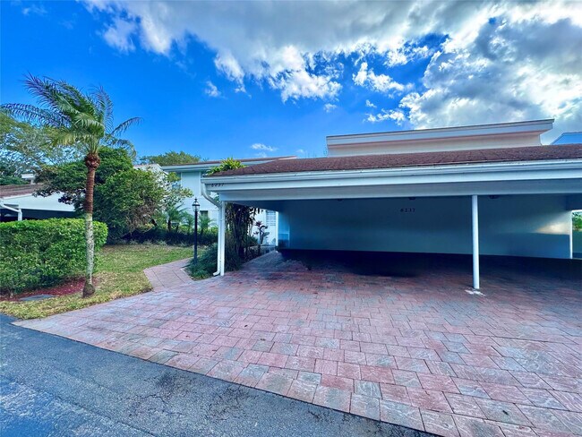 Foto del edificio - 6237 Old Court Rd