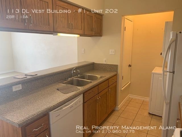 Building Photo - 2 bedroom in LaVernia TX 78121