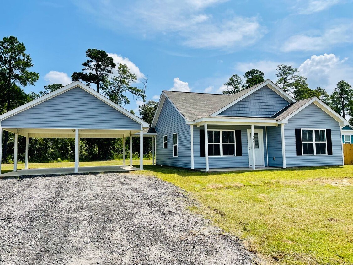 Primary Photo - Rare listing! 3bd/2ba Single Family Home i...