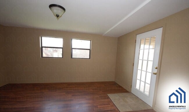 Foto del edificio - Beautiful 3 bedroom 2 bathroom home in Col...