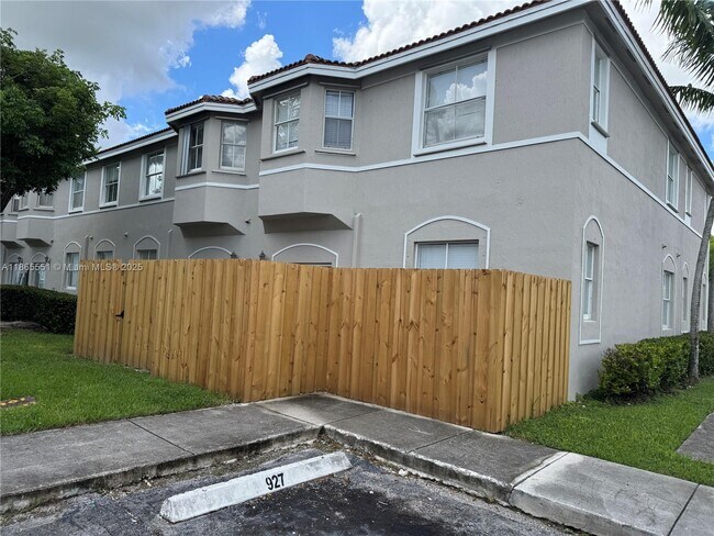 Foto del edificio - 2925 SE 16th Ave