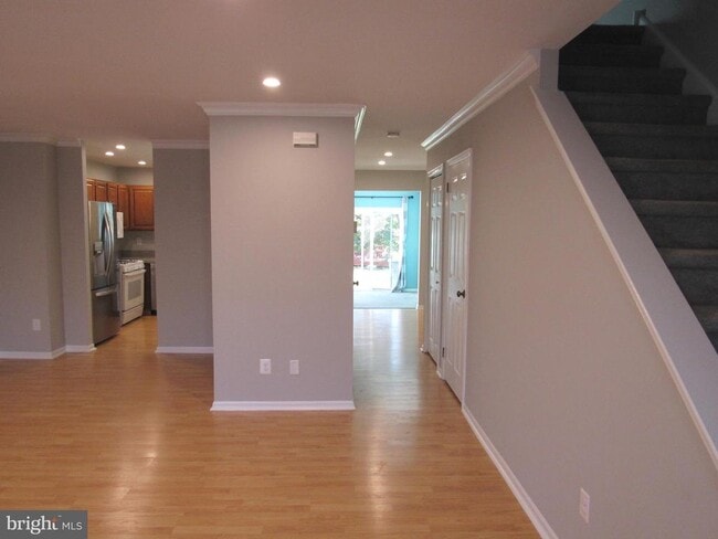 Building Photo - 716 Sandalwood Ln
