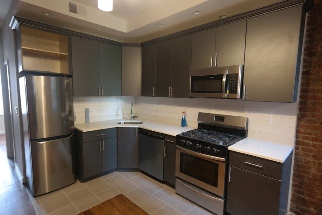 Primary Photo - 1553 DeKalb Ave