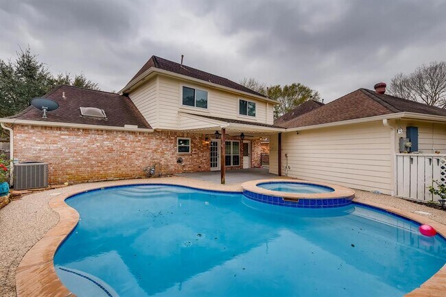 Building Photo - 1558 Hoveden Dr