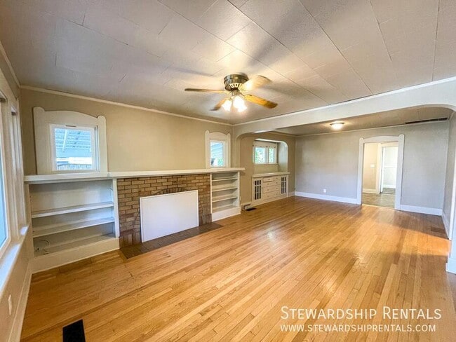 Building Photo - 1745 Olive St