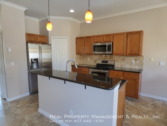 Foto del edificio - 3 BR / 2.5 BA Townhouse in Lee Vista Square