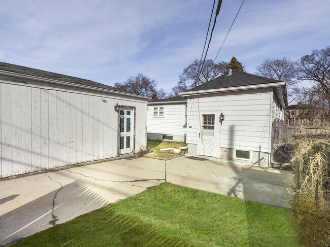 Building Photo - 1786 White St