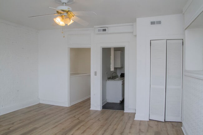 Hallways - 804 Newington Ave