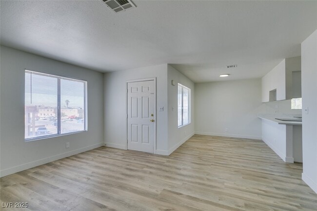 Building Photo - 6932 Kilgore Dr