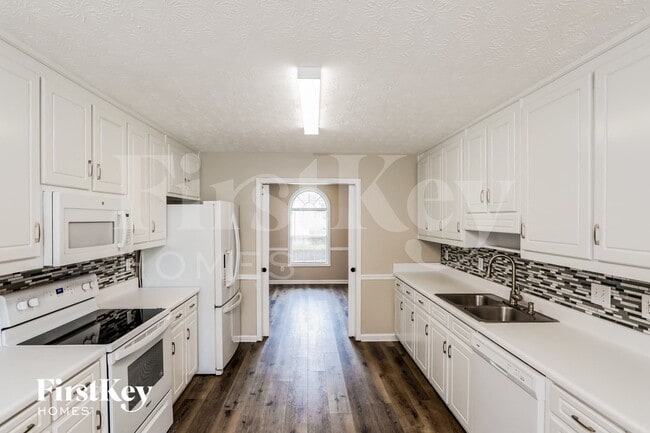Building Photo - 1370 Summer Lake Terrace SW