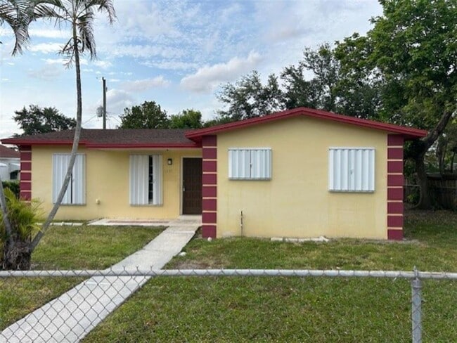 Building Photo - 1337 NW 112th Terrace